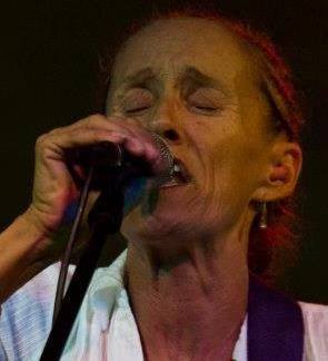 734043_626728744014609_840704544_n